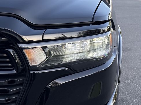 Used 2025 RAM 1500 Big Horn AWD/4WD image 11
