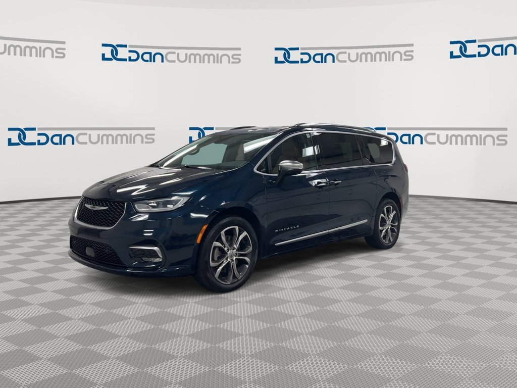 Used 2023 Chrysler Pacifica Pinnacle AWD/4WD image 4