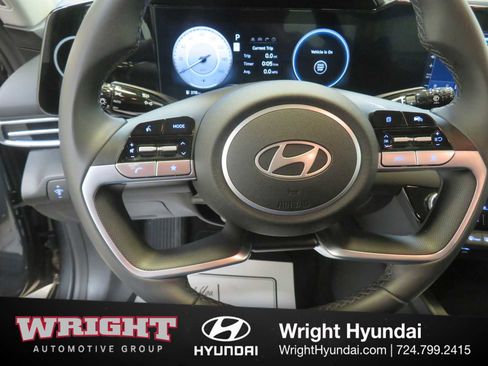 Certified 2025 Hyundai Elantra SEL image 20