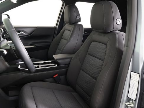 Used 2026 Chevrolet Equinox LT FWD image 32