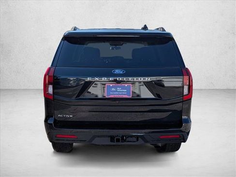 Certified 2025 Ford Expedition Active AWD/4WD image 7