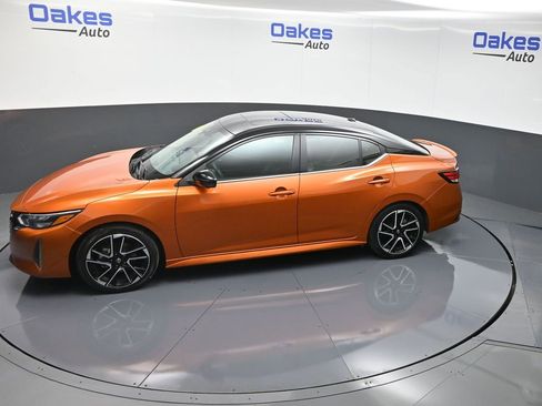 Used 2025 Nissan Sentra SR w/ SR Premium Package image 49