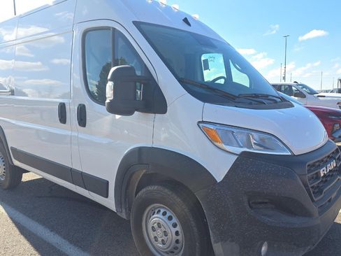 Used 2025 RAM ProMaster 1500 w/ Convenience Group image 2