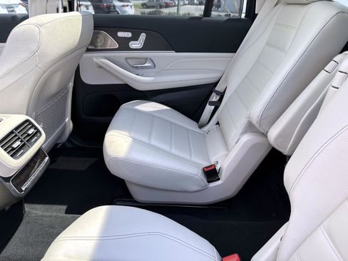 Used 2023 Mercedes-Benz GLS 580 4MATIC image 13