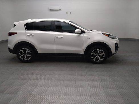 Used 2022 Kia Sportage LX AWD/4WD image 11
