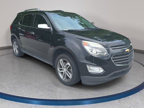 Used 2017 Chevrolet Equinox Premier w/ Enhanced Convenience Package FWD image 3