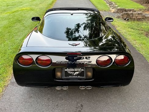 Used 2004 Chevrolet Corvette Coupe RWD image 22