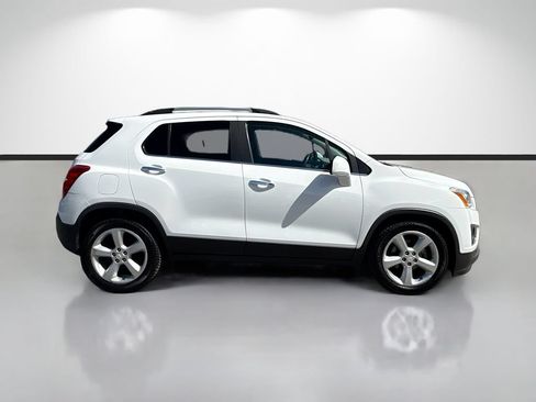 Used 2016 Chevrolet Trax LTZ FWD image 2