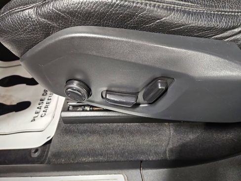 Used 2018 Volvo XC90 T6 Momentum w/ Convenience Package image 15