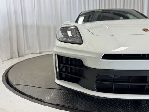 Used 2025 Porsche Panamera 4 image 46