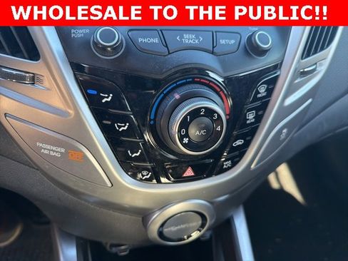 Used 2015 Hyundai Veloster RE:FLEX Edition image 15