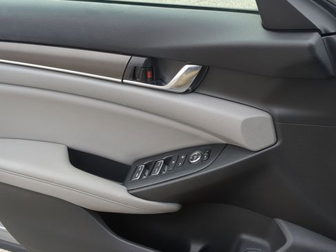 Used 2020 Honda Accord LX image 13