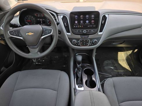 Used 2025 Chevrolet Malibu LT FWD image 32