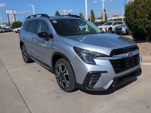 Used 2025 Subaru Ascent Limited AWD/4WD image 4