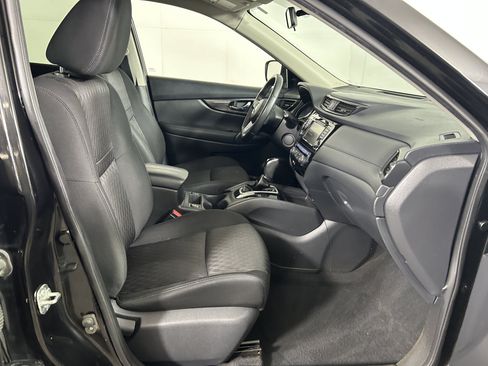Used 2020 Nissan Rogue SV AWD/4WD image 26