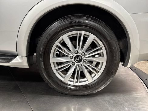 Used 2018 INFINITI QX80 4WD w/ Driver Assistance Package image 12