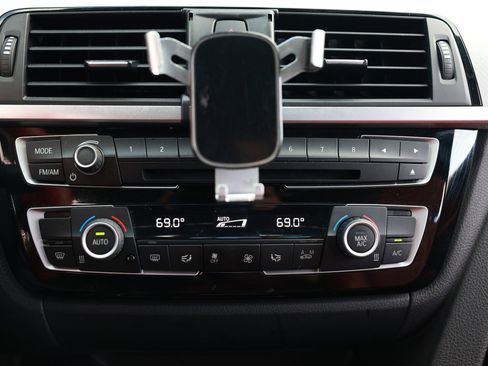 Used 2018 BMW 330i Sedan w/ M Sport Package image 35