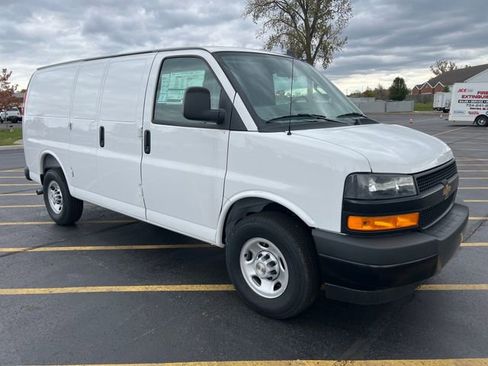 New 2025 Chevrolet Express 2500 Work Van w/ Driver Convenience Package image 8