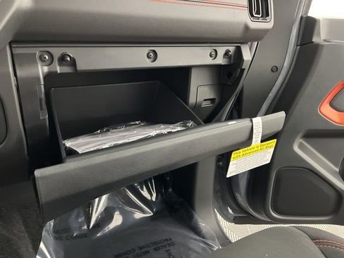 New 2026 Nissan Frontier PRO-4X w/ Pro-4x Convenience Package image 38