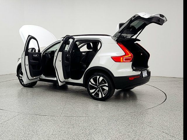 Used 2023 Volvo XC40 B5 Ultimate w/ Climate Package AWD/4WD image 12