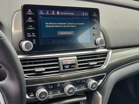 Used 2018 Honda Accord Sport image 29