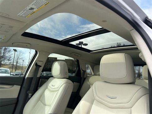 Used 2022 Cadillac XT5 Premium Luxury w/ Technology Package image 23