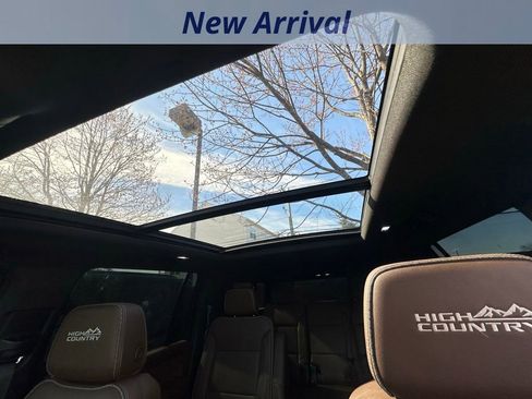 Used 2023 Chevrolet Suburban High Country w/ LPO, Illumination Package image 9