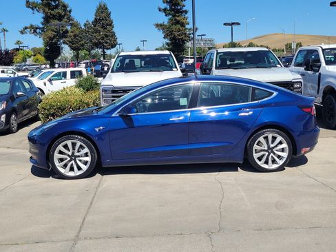 Used 2018 Tesla Model 3 Long Range RWD image 7