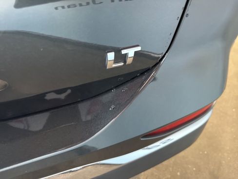 Used 2020 Chevrolet Equinox LT image 16