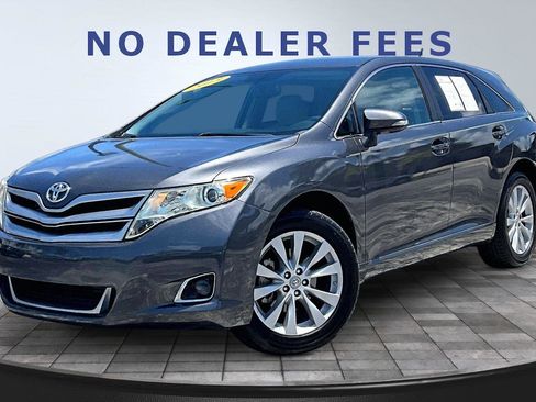 Used 2013 Toyota Venza LE FWD image 1