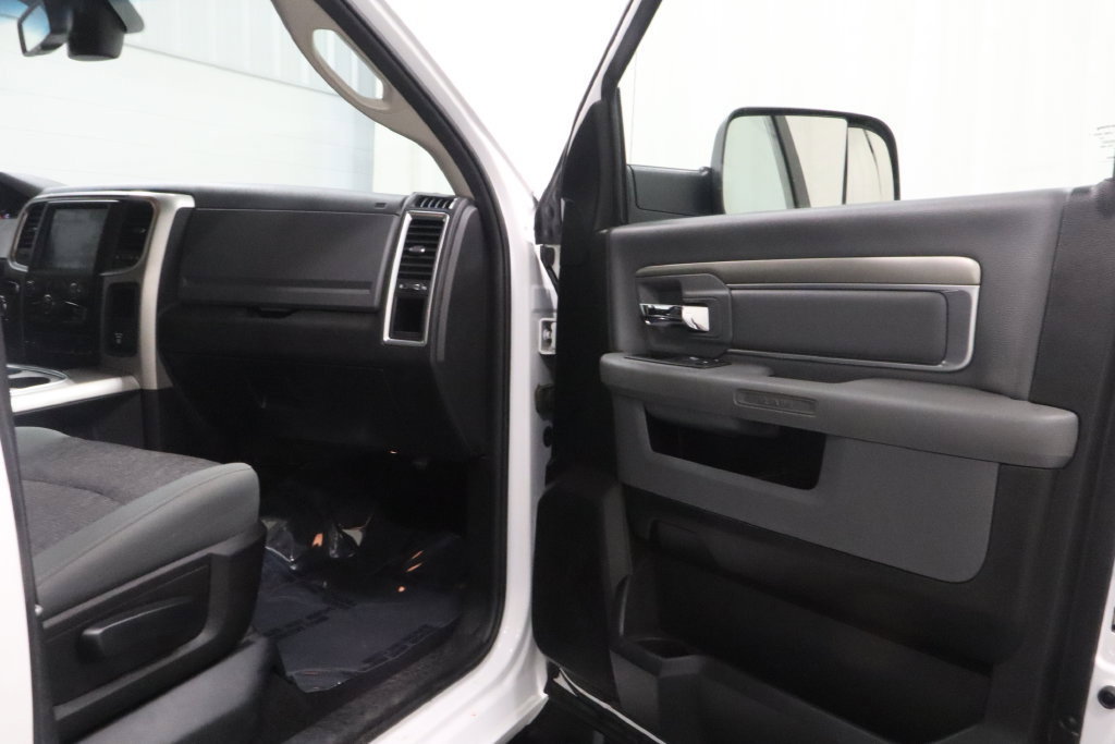 Used 2019 RAM 1500 Warlock AWD/4WD image 13