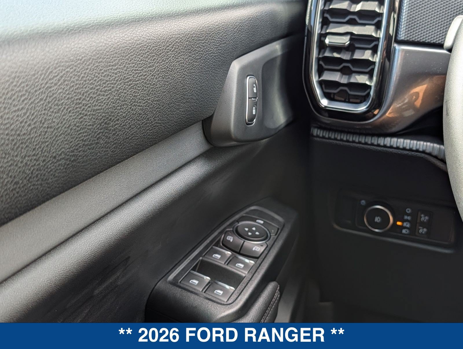 New 2026 Ford Ranger XLT w/ Black Appearance Package RWD image 25