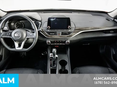 Used 2025 Nissan Altima 2.5 SV FWD image 23