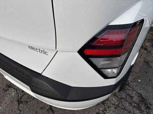 Used 2025 Hyundai Kona SEL image 32