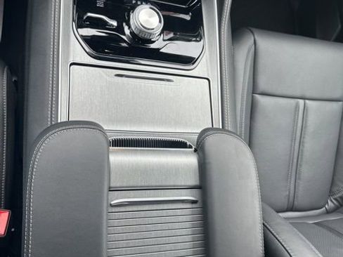 New 2026 Jeep Grand Wagoneer Limited AWD/4WD image 17