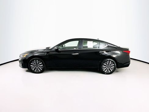 Used 2025 Nissan Altima 2.5 SV image 4