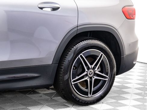 Used 2024 Mercedes-Benz EQB 250+ image 35