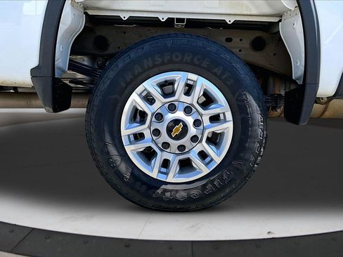 Used 2023 Chevrolet Silverado 2500 LT AWD/4WD image 33