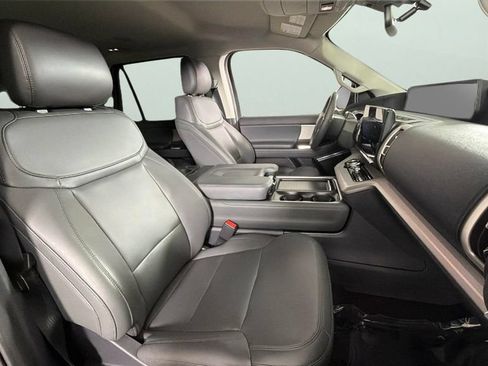 Used 2026 Ford Expedition Active RWD image 38