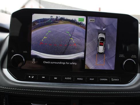 Used 2022 Nissan Rogue Platinum w/ Head-Up Display Package image 18