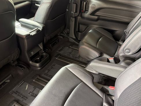 Used 2025 Toyota Sienna XSE w/ XSE Plus Package AWD/4WD image 11