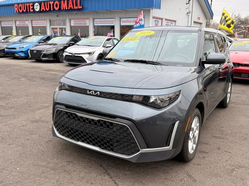 Used 2025 Kia Soul LX w/ LX Technology Package image 4