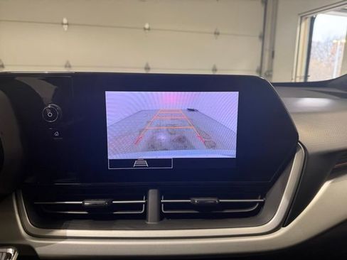 Certified 2024 Chevrolet Trax RS w/ Sunroof Package image 16