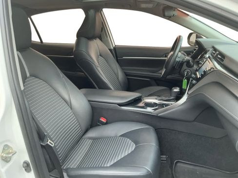 Used 2020 Toyota Camry SE image 16