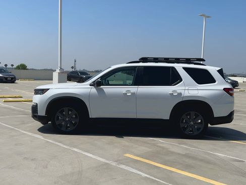 New 2026 Honda Pilot Sport image 5