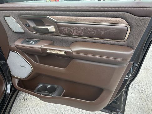 Used 2025 RAM 1500 Limited AWD/4WD image 19