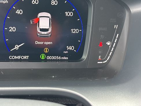 Certified 2025 Acura ADX FWD image 31