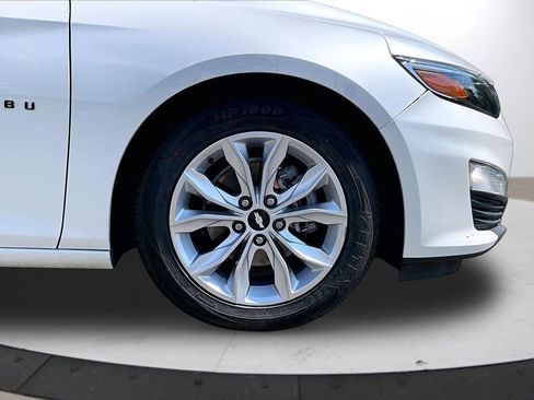 Used 2019 Chevrolet Malibu Hybrid w/ Leather Package FWD image 33