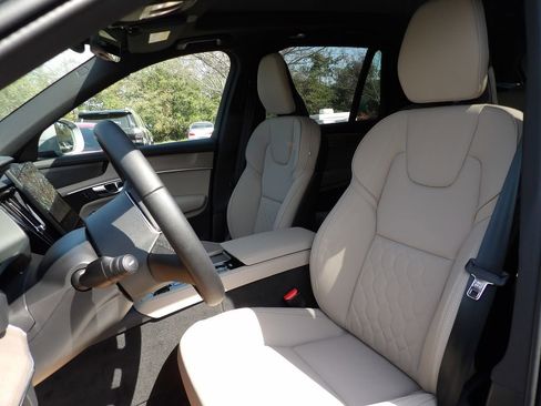New 2026 Volvo XC90 T8 Plus AWD/4WD image 11