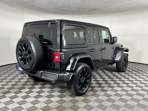 Certified 2025 Jeep Wrangler Unlimited Sahara w/ Safety Group AWD/4WD image 6